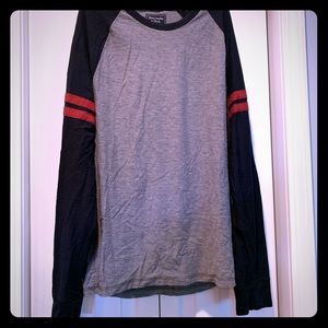 American Eagle size M shirt